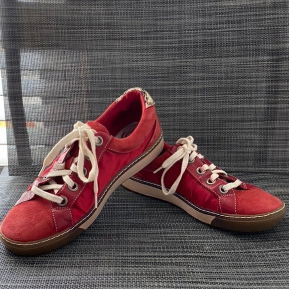 ✨Cole Haan G series red sneakers 6B - Picture 2 of 9